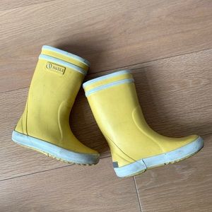 Kids Aigle Rain Boots yellow 8.5 / EU 25